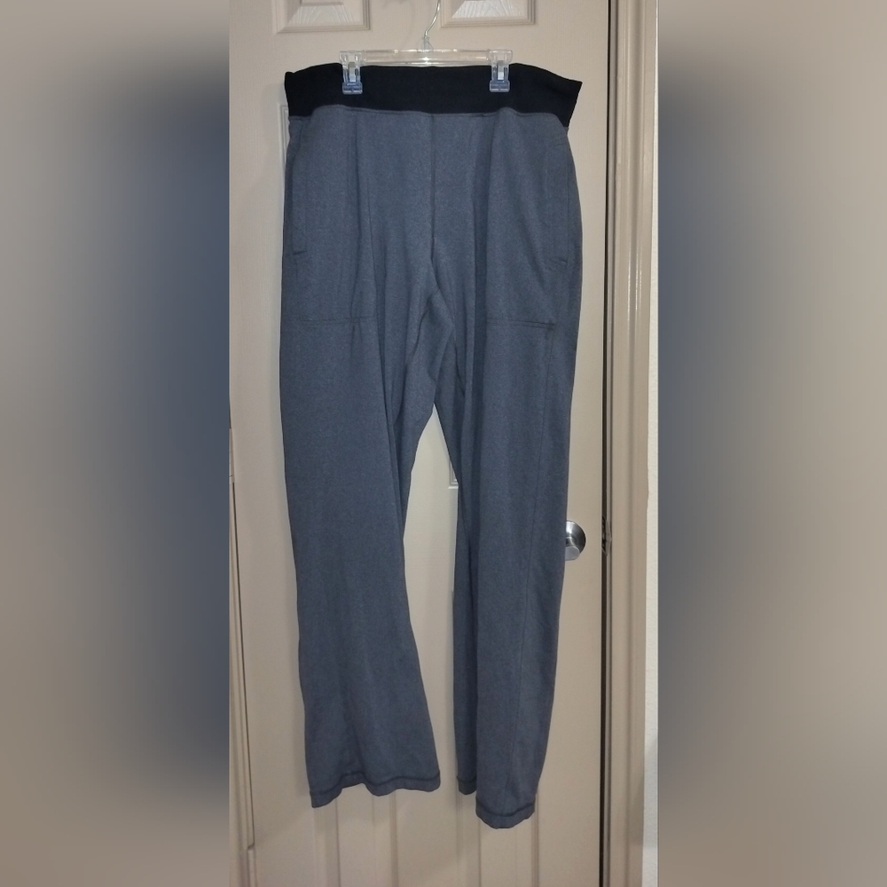 Lululemon On The Mat Gray & Black Joggers Sz XL